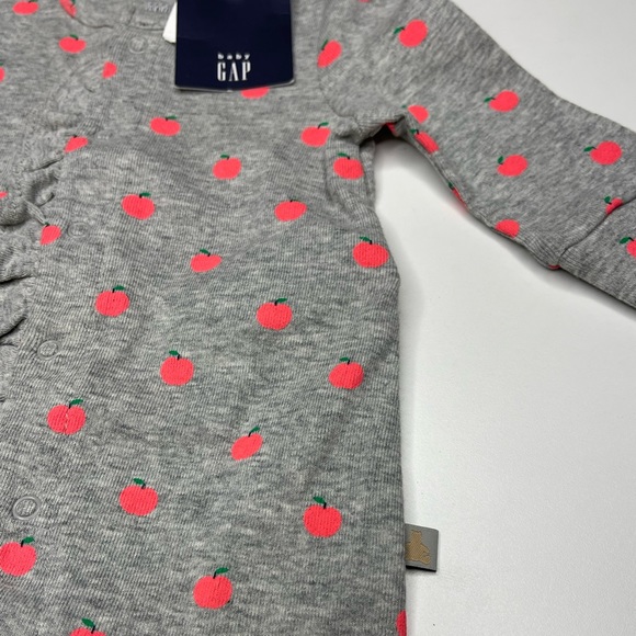 Baby Gap Apple Ruffled Onesie 0-3mth NWT - Picture 2 of 7